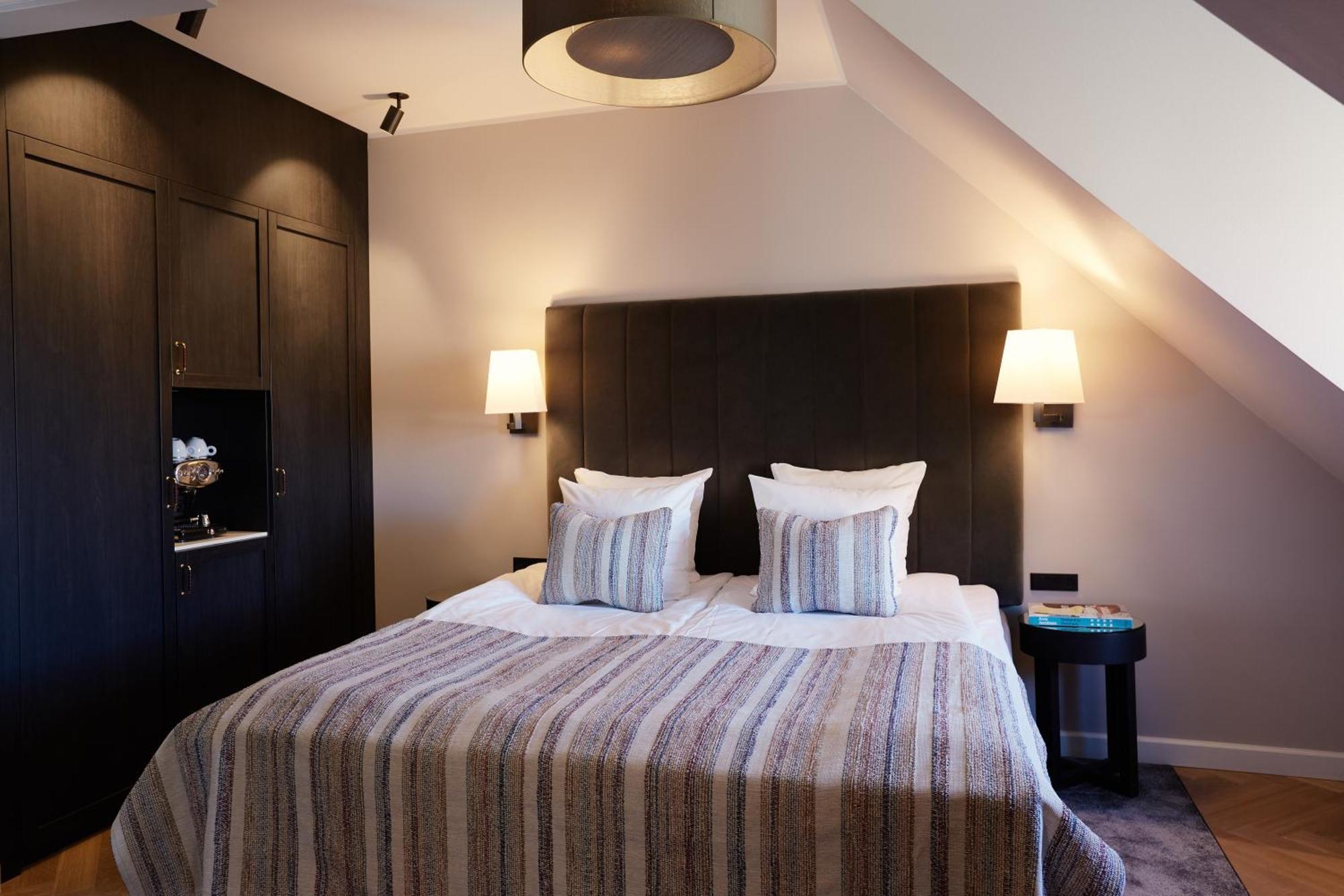 Signature Suite